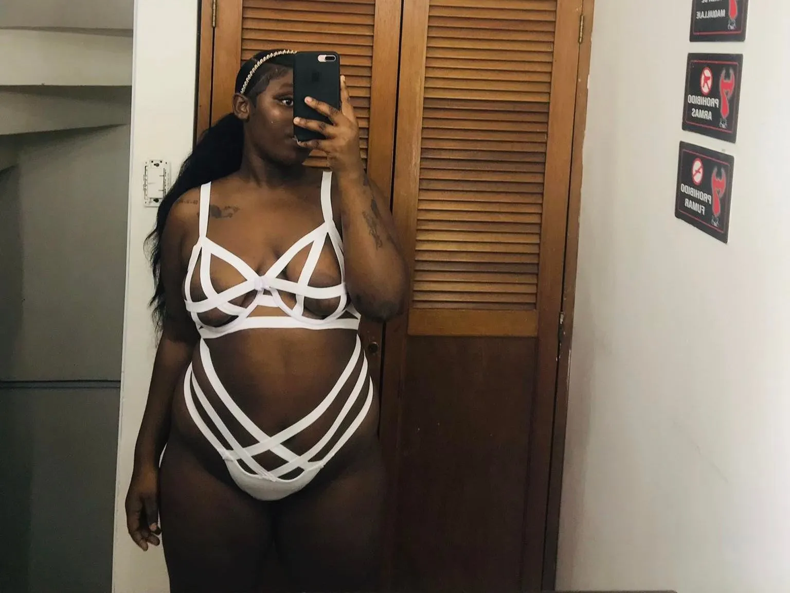 Live sex webcam photo for EBONYDOLL66 #3566170