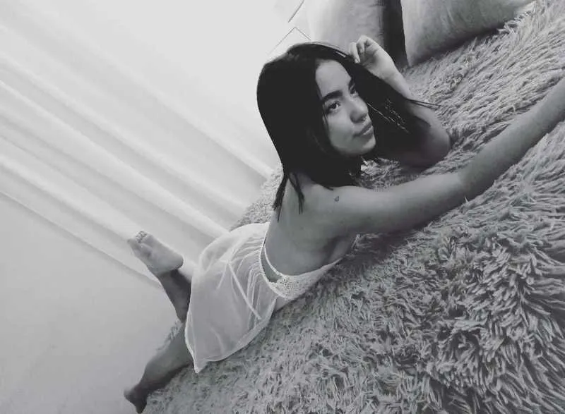 Live sex webcam photo for MollyBonnucci #3245007