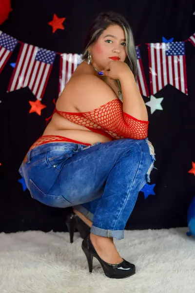 Live sex webcam photo for SamyMills #3427639