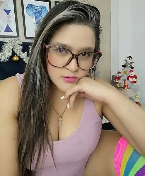 Live sex webcam photo for SamyMills #3804396