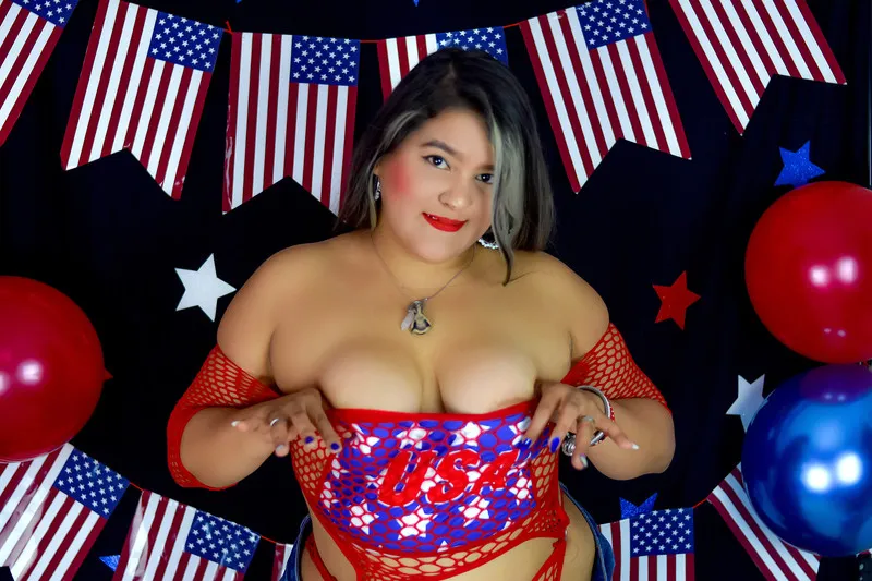 Live sex webcam photo for SamyMills #3427636