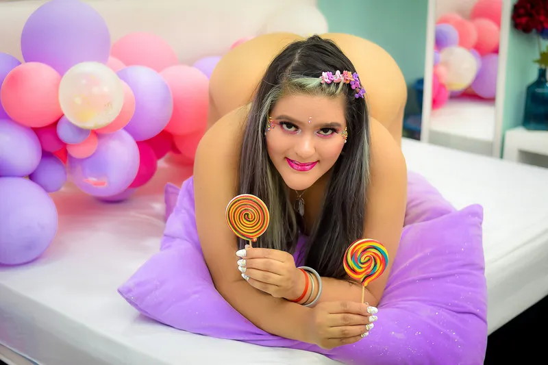 Live sex webcam photo for SamyMills #3100351