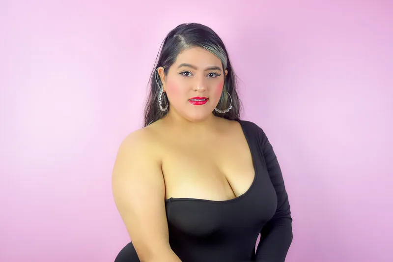 Live sex webcam photo for SamyMills #3427621