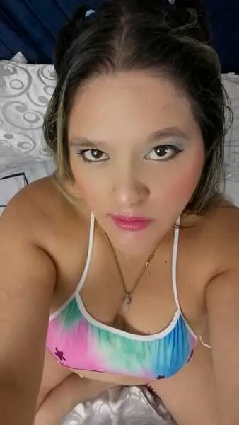 Live sex webcam photo for SamyMills #4101897