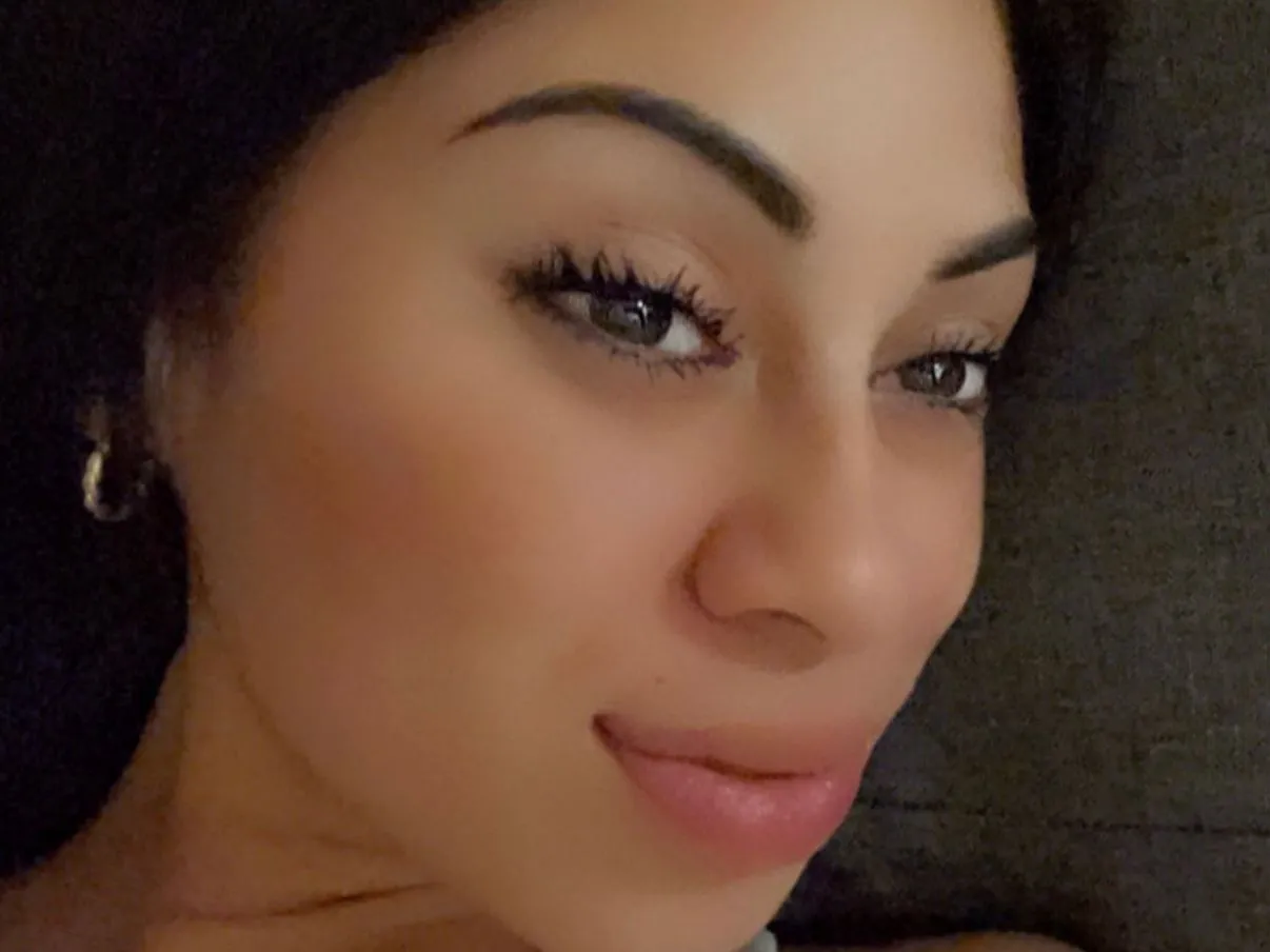 Live sex webcam photo for ExoticMiaMia #3218480