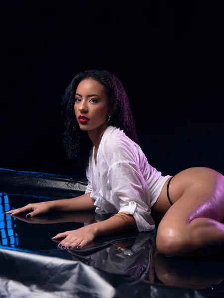 Live sex webcam photo for MirandaYong #7800135