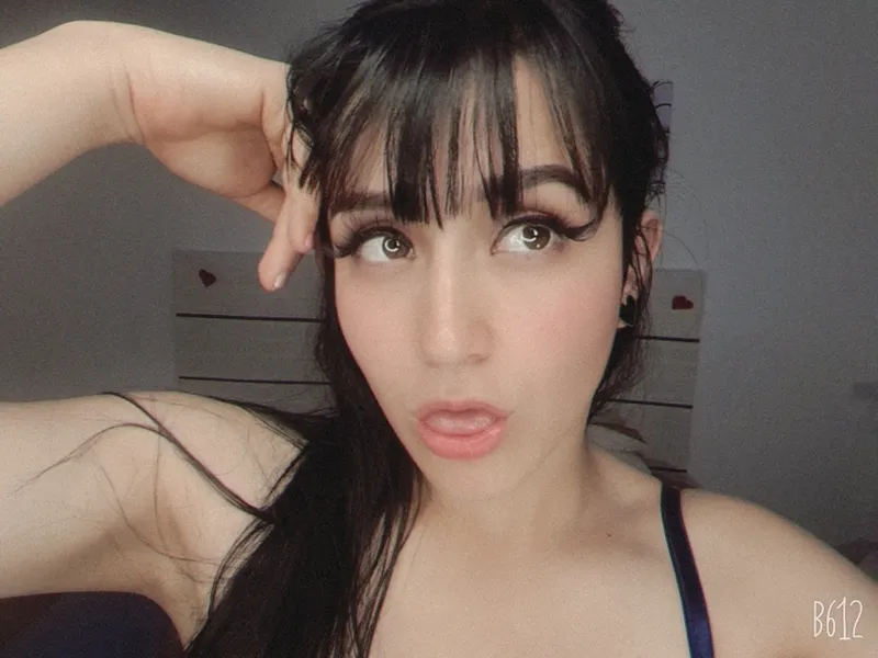 Live sex webcam photo for LollyPetite #3357203