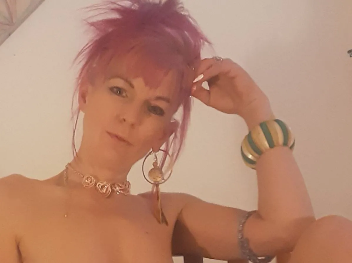 Live sex webcam photo for MadicineMadwitch #3249137