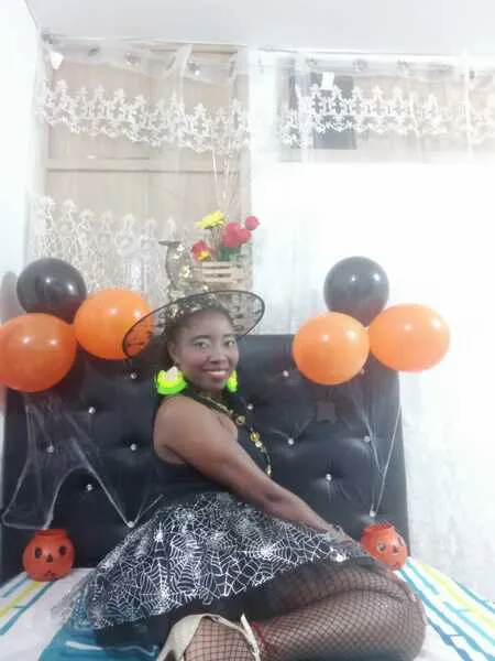 Live sex webcam photo for DinaSwan18 #3653162