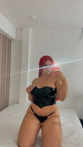Live sex webcam photo for GiaThomsonm #4047873