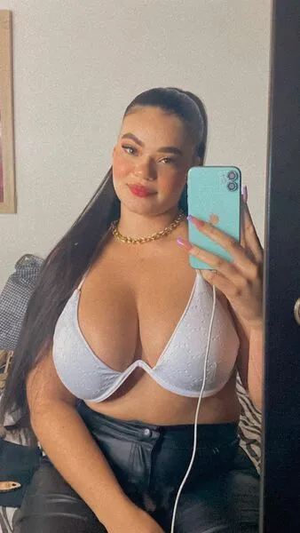 Live sex webcam photo for GiaThomsonm #4047877