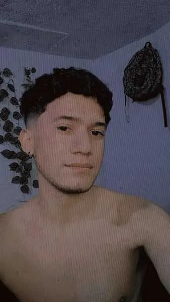 Live sex webcam photo for Sushixgo18 #3235971