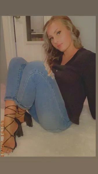 Live sex webcam photo for LydiaLeeXXX #3061652