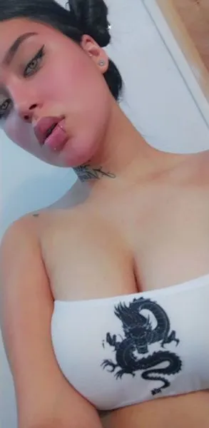 Live sex webcam photo for valentinamoore #3075544