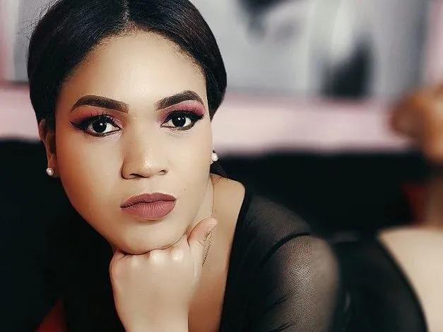 Live sex webcam photo for BrunnaB #3076986