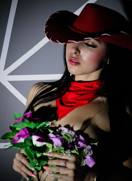 Live sex webcam photo for KarolinaHot69 #6996494