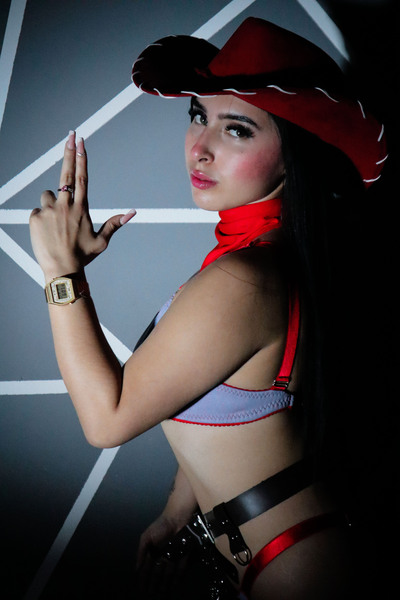 Live sex webcam photo for KarolinaHot69 #6996476