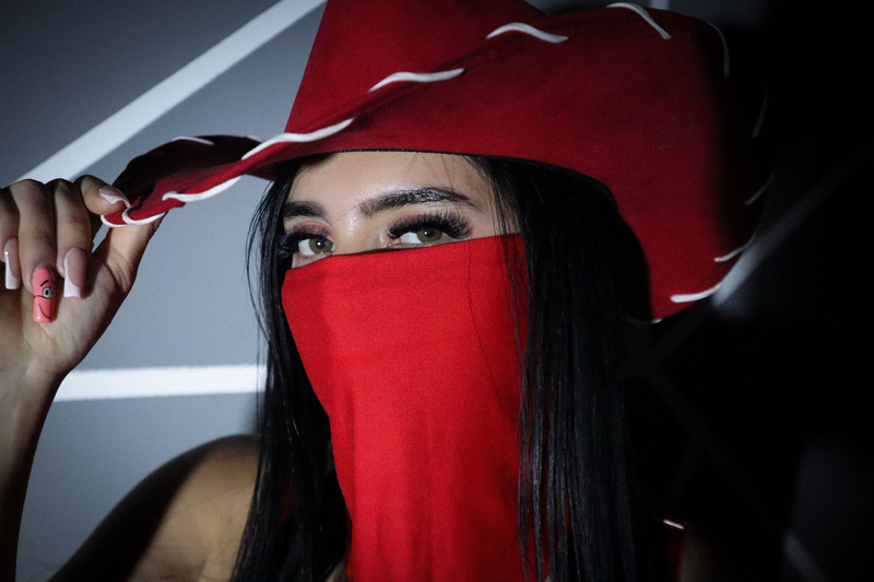 Live sex webcam photo for KarolinaHot69 #6996488