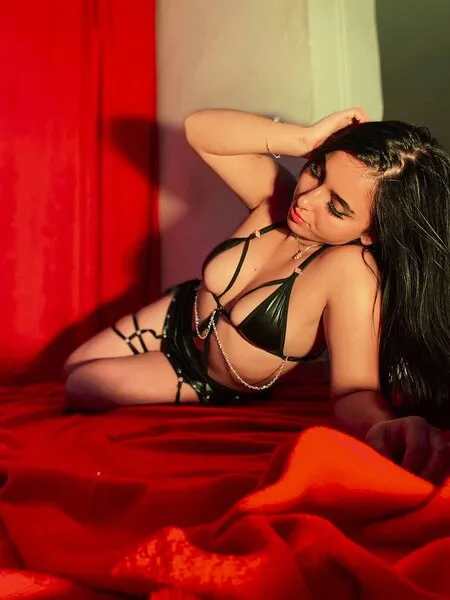 Live sex webcam photo for KarolinaHot69 #6451818