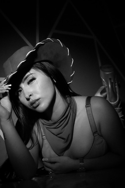 Live sex webcam photo for KarolinaHot69 #6996510