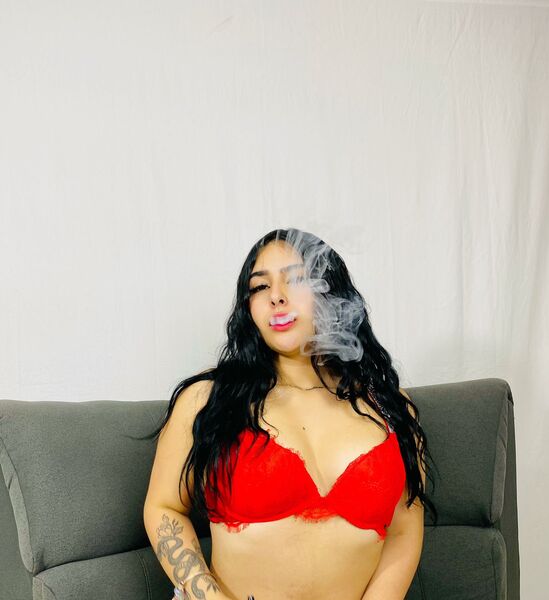 Live sex webcam photo for KarolinaHot69 #6288413