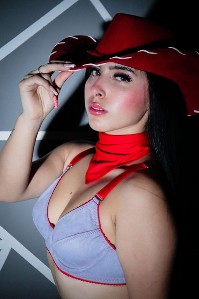 Live sex webcam photo for KarolinaHot69 #6996478