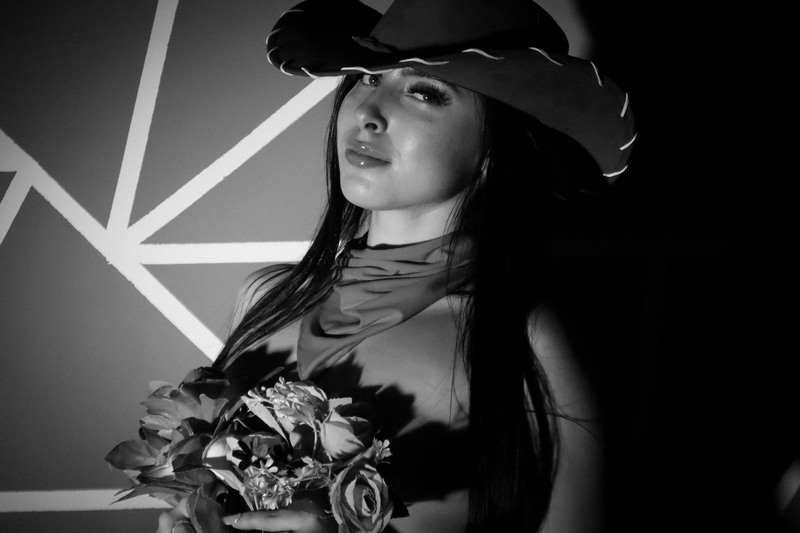 Live sex webcam photo for KarolinaHot69 #6996496