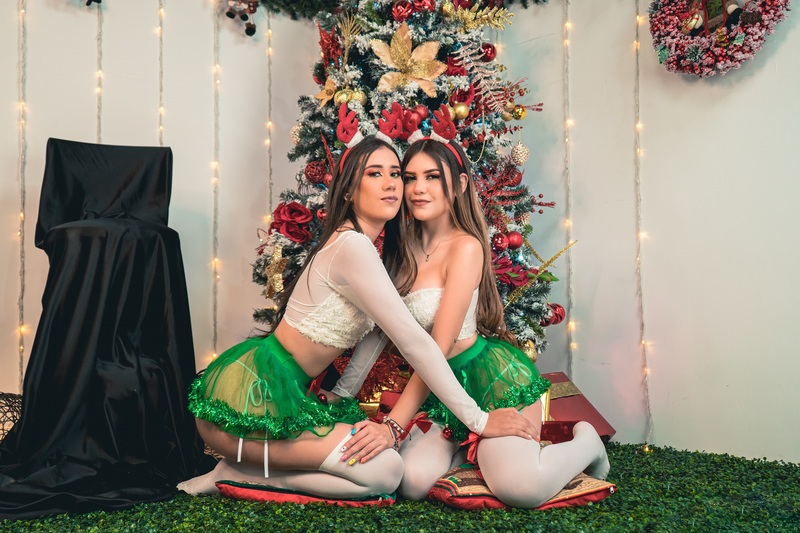 Live sex webcam photo for KaryAndTyloor #3116507