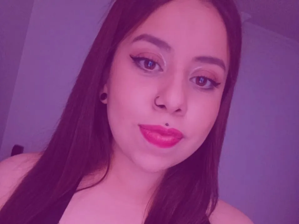 Live sex webcam photo for GiannaT #3105209