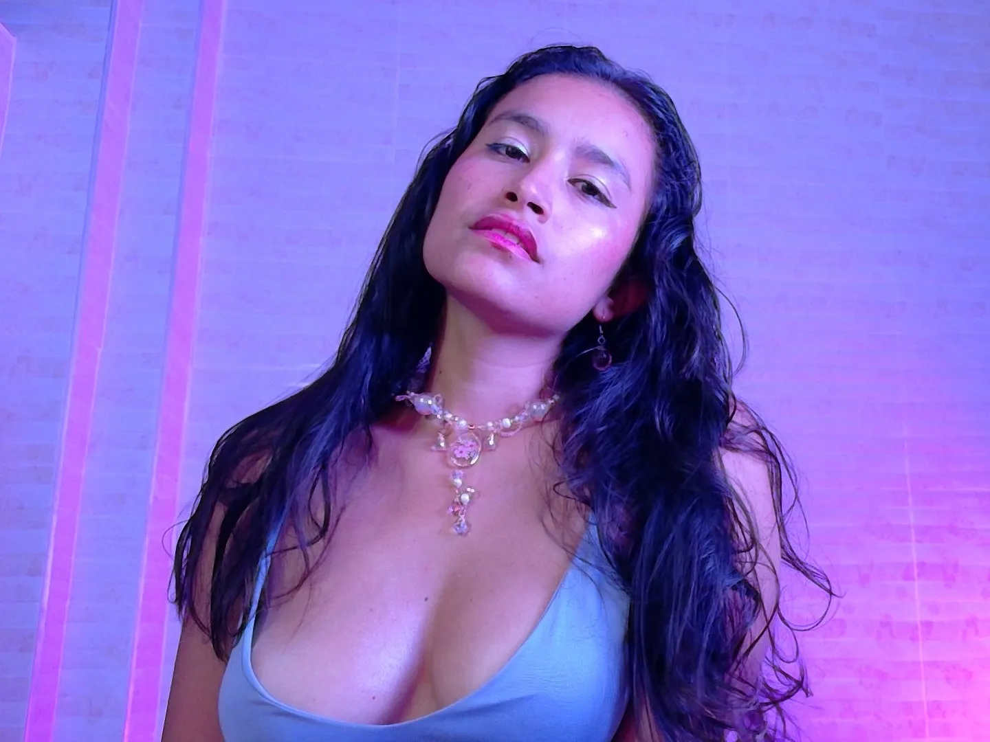 Live sex webcam photo for AmelieAmour23 #8372598
