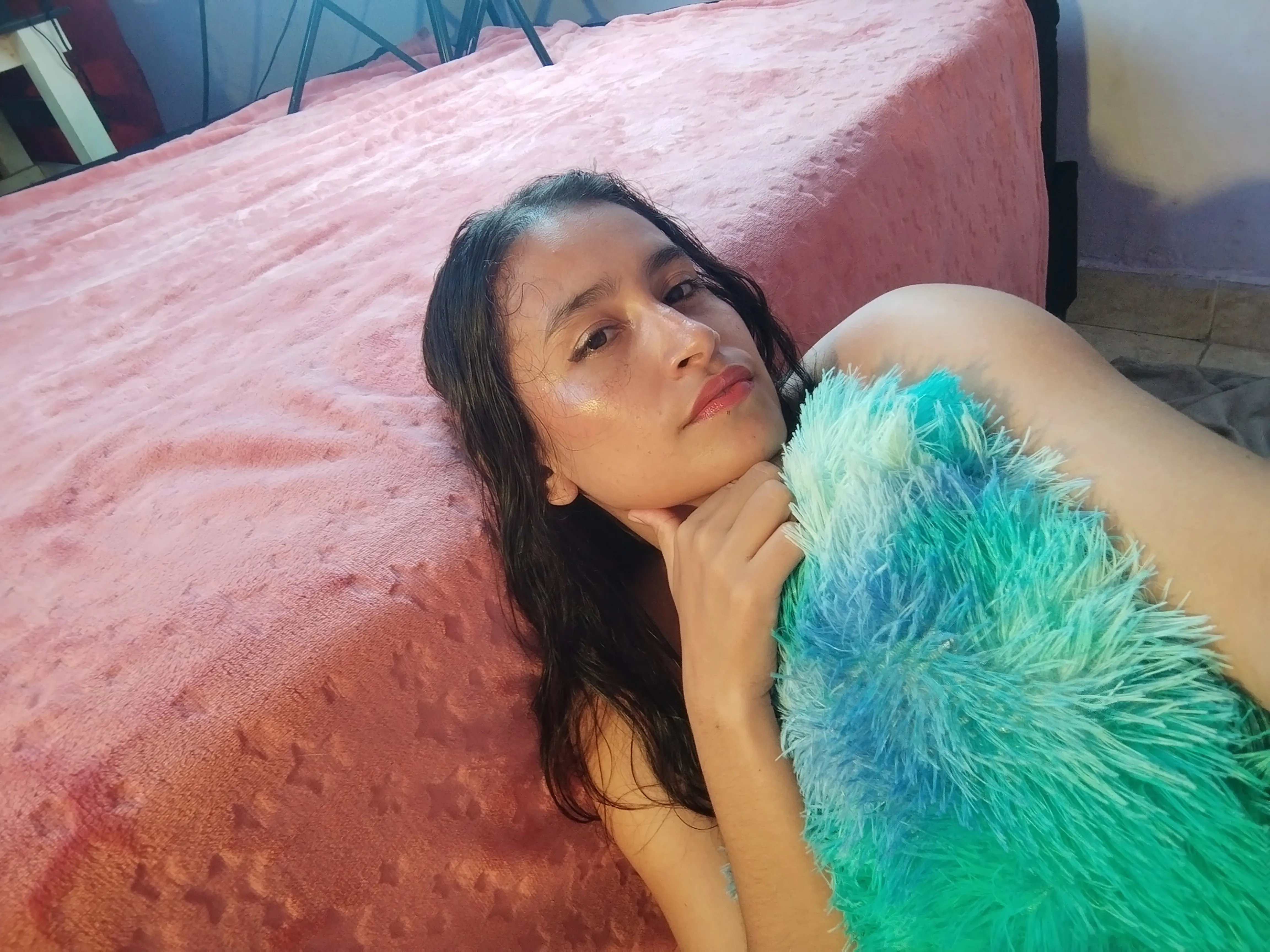 Live sex webcam photo for AmelieAmour23 #7979207