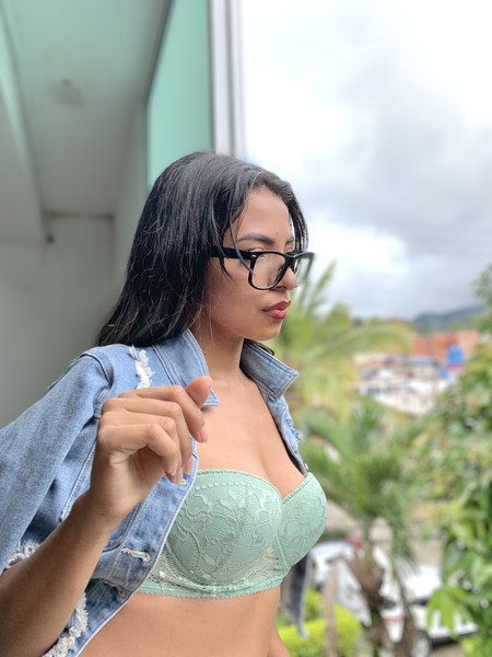 Live sex webcam photo for LunaJonnes #3242606