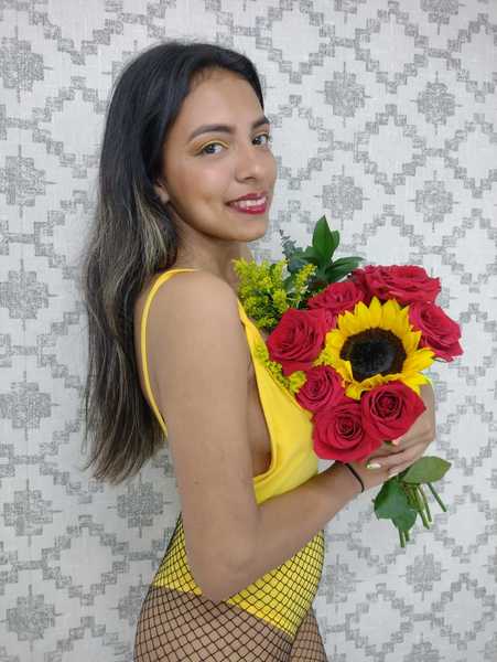 Live sex webcam photo for LunaJonnes #3284387