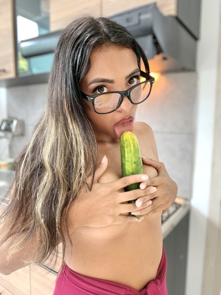 Live sex webcam photo for LunaJonnes #3242609