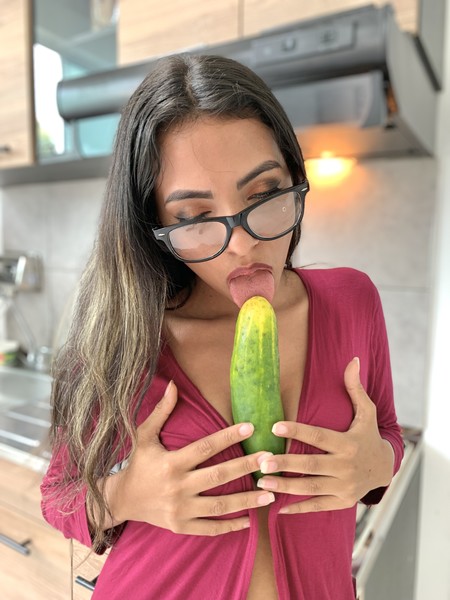 Live sex webcam photo for LunaJonnes #3242613