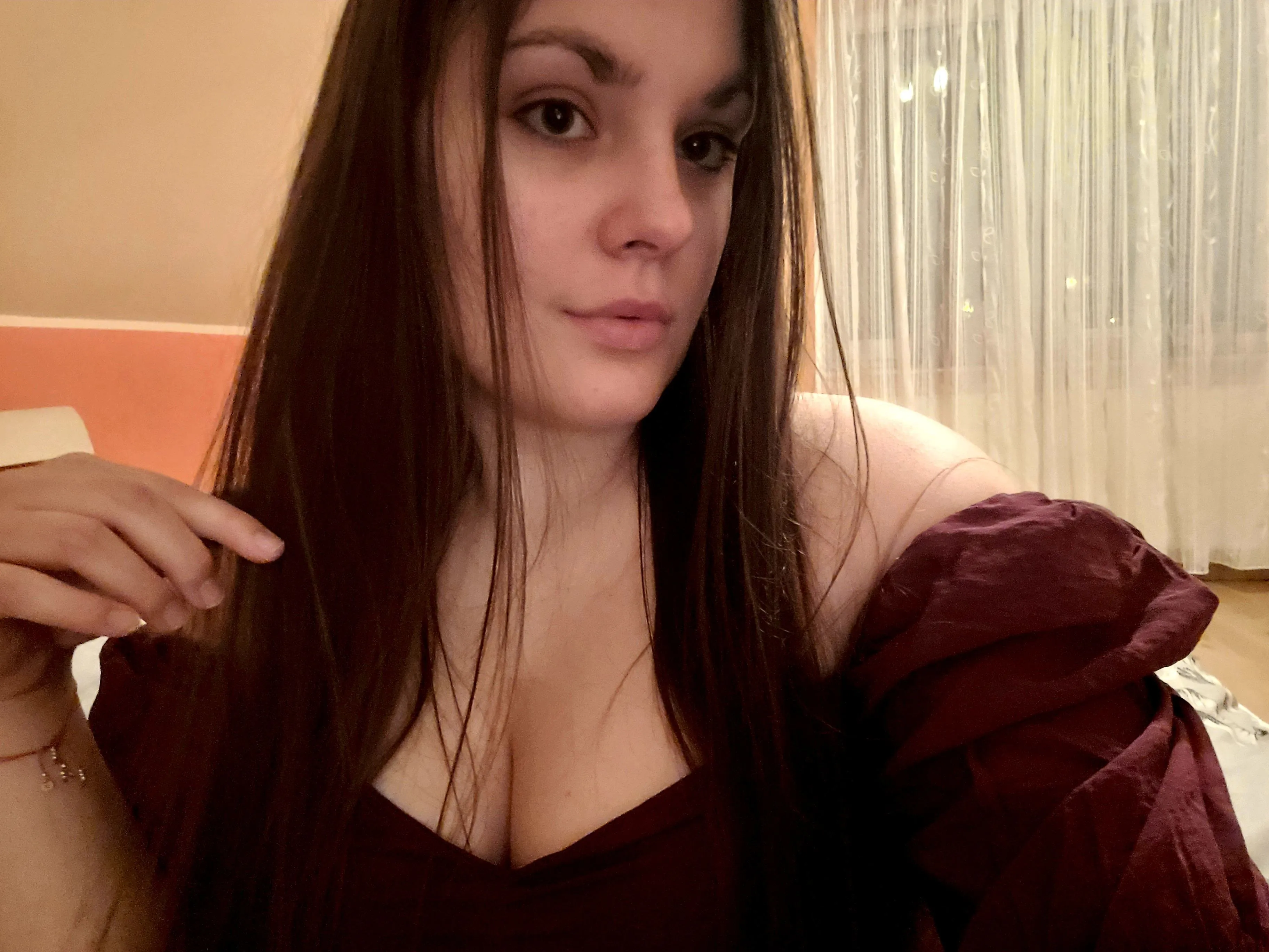 Live sex webcam photo for MaddieSugar #3216147