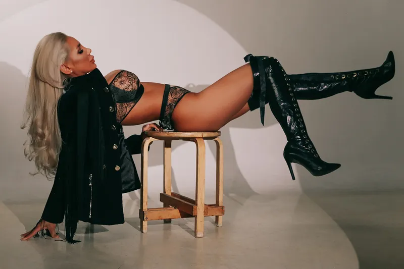 Live sex webcam photo for HazelMeyer #3215204