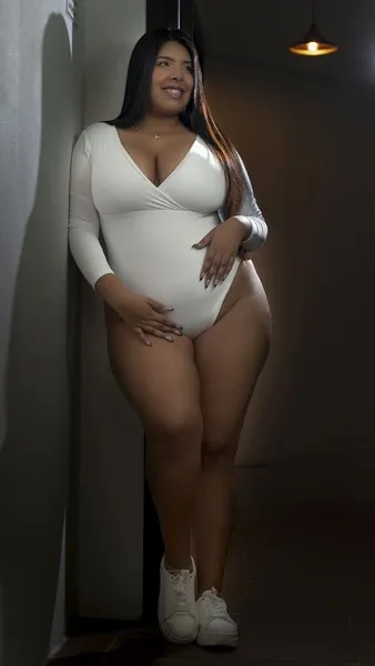 Live sex webcam photo for SalomeJonees #4082744