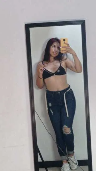 Live sex webcam photo for IshaParis #3209238