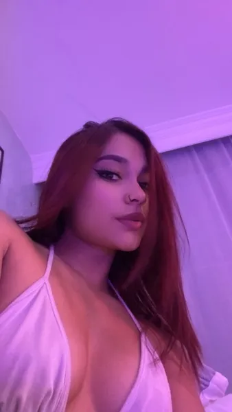 Live sex webcam photo for ChloeSwallow #3539329