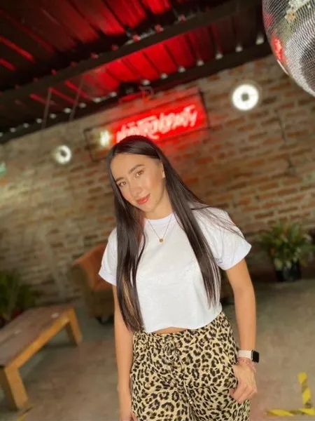 Live sex webcam photo for MiaaWalkker #3135625