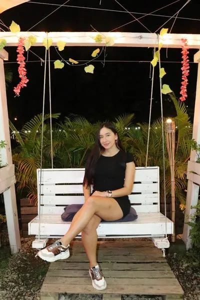 Live sex webcam photo for MiaaWalkker #3135630