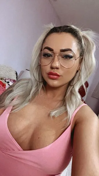 Live sex webcam photo for ClarisePearl #3181661