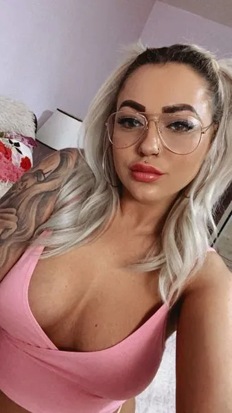 Live sex webcam photo for ClarisePearl #3181663