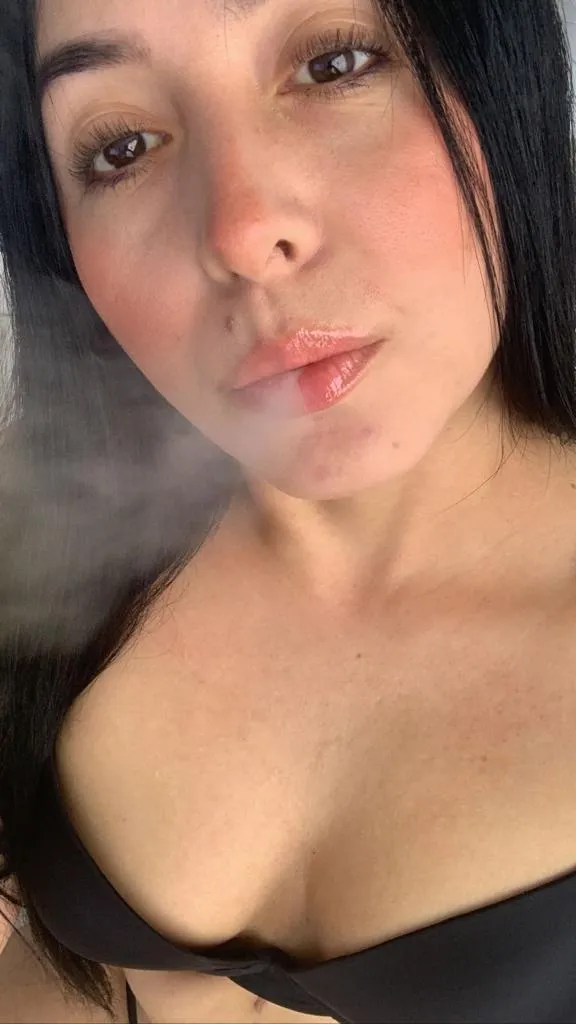 Live sex webcam photo for evelynmassy #7243469