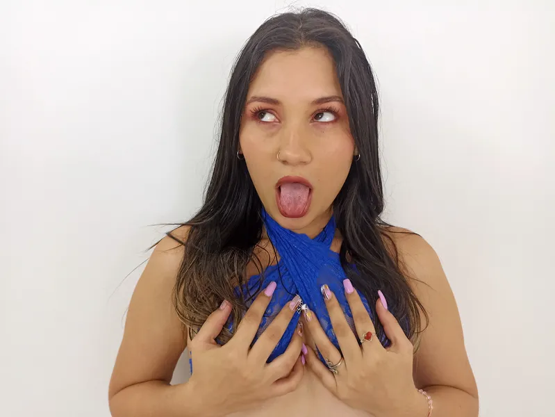 Live sex webcam photo for LolahJames #3105914
