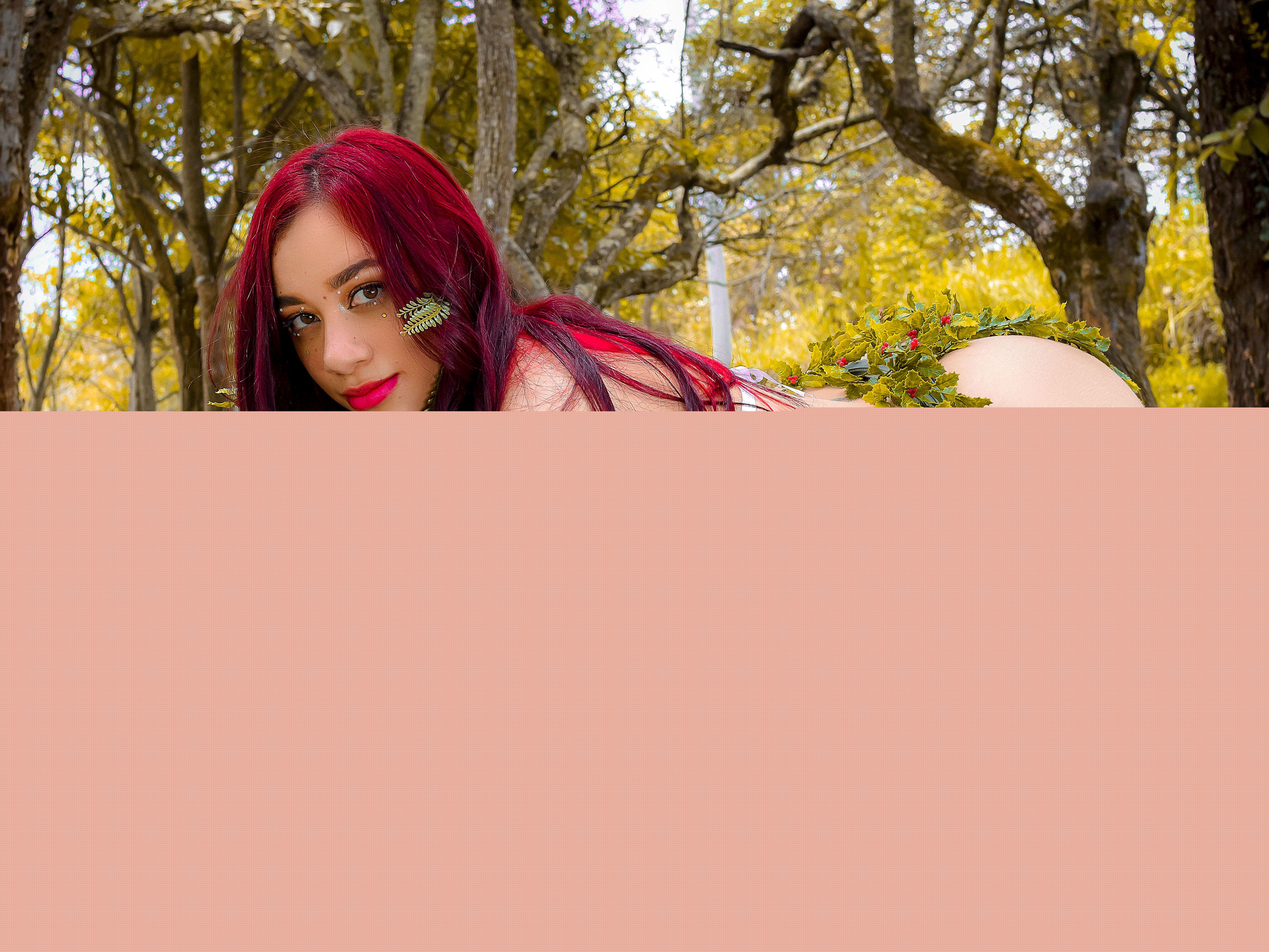 Live sex webcam photo for LunaTompsonn #5345523