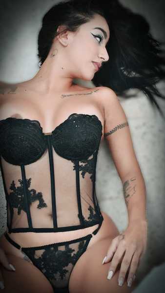 Live sex webcam photo for SimLee #3102772