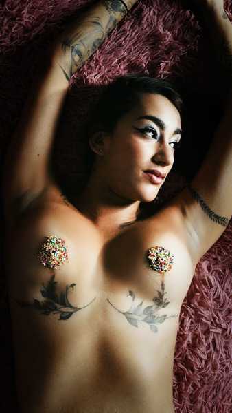 Live sex webcam photo for SimLee #3102775