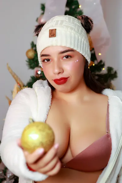 Live sex webcam photo for SaraWhitee #3758677